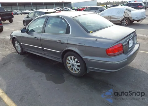 2004 Hyundai Sonata Gls/Lx from USA, damaged, VIN KMHWF35H14A993819